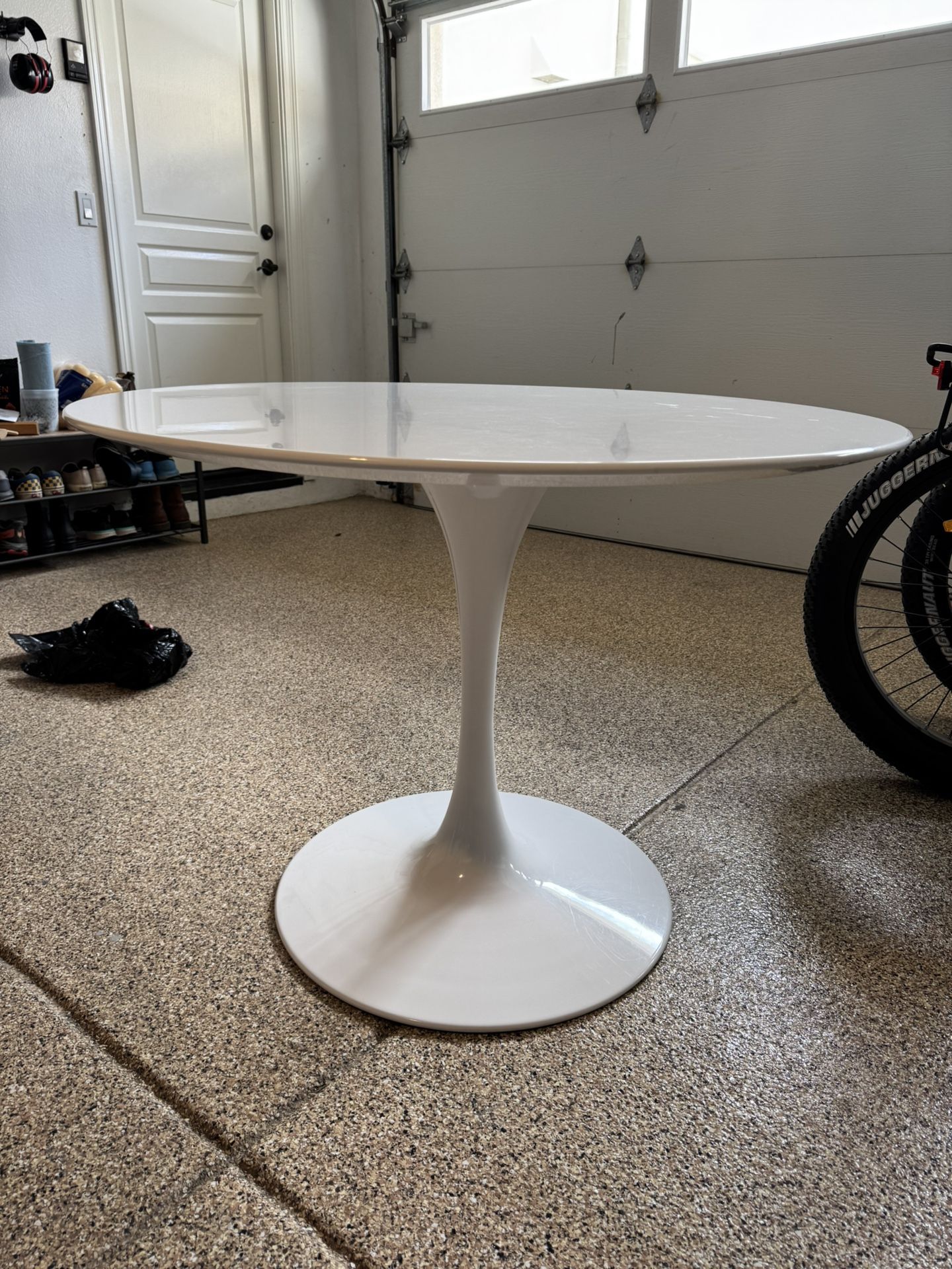 Tulip Table 40”