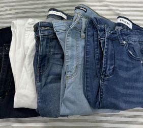 Fashion Nova Jeans Bundle size 3