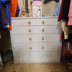HEAVY dresser