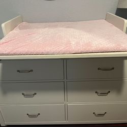 Bellini large changing table 