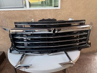 2026 Chevy Traverse OEM Front Grille Assembly with Chrome Trim