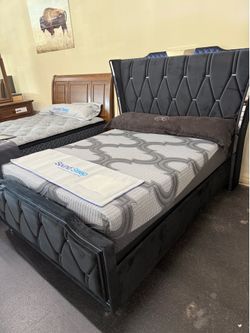 Queen bed room set on sale( Queen bed frame, dresser, mirror, 1 night stand on Sale