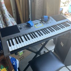 Yamaha PSR-E353 Retails For $300 w/o Foot Pedal, Stand And Stool That I’m Including