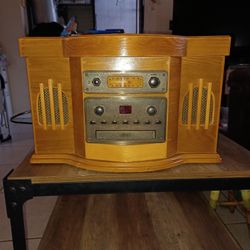 Memorex CASSETTE/CD/record Player/AM&FM Radio Player