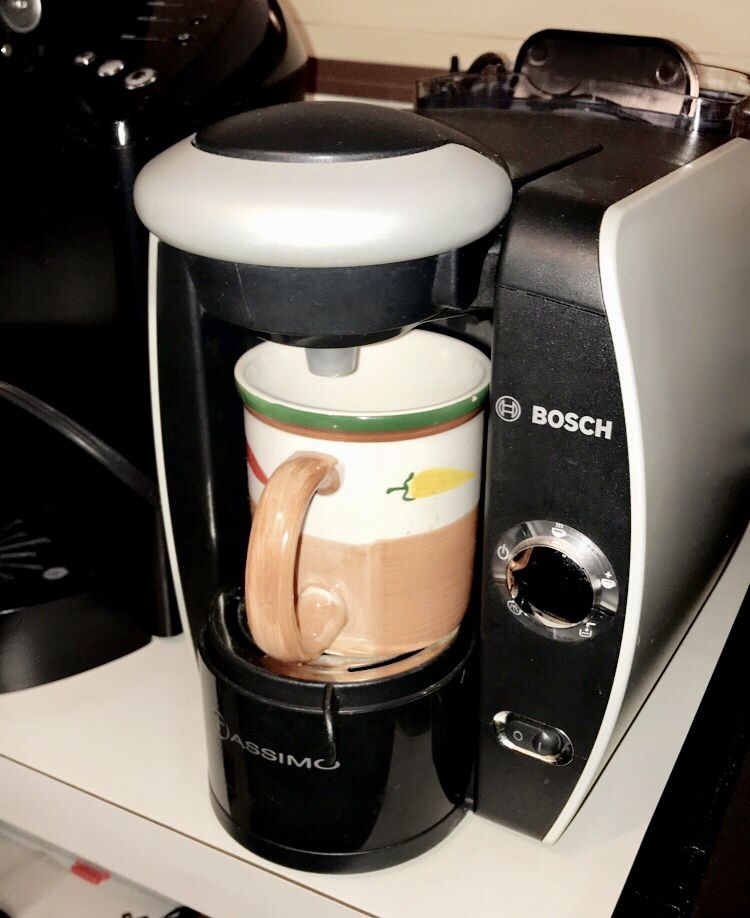 BOSCH TASSIMO Single Serve Coffee Maker TAS1000UC/01 LIKE NEW!!