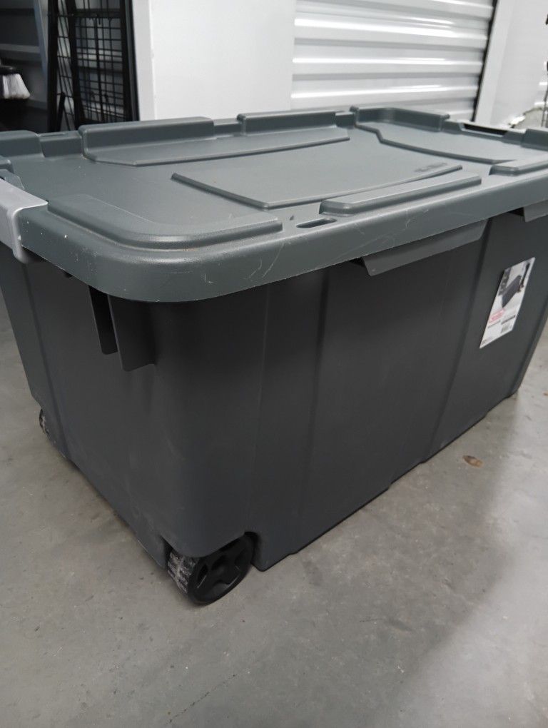 2 Storage bin Containers And Tub