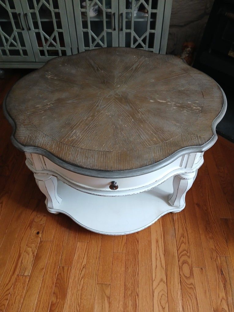 COFFEE TABLE -STOP BY GARAGE SALE IN DESCRIPTION