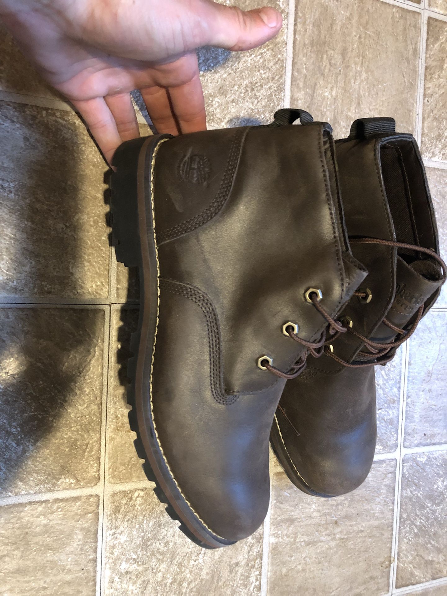 Men’s 10.5 timberland boots waterproof