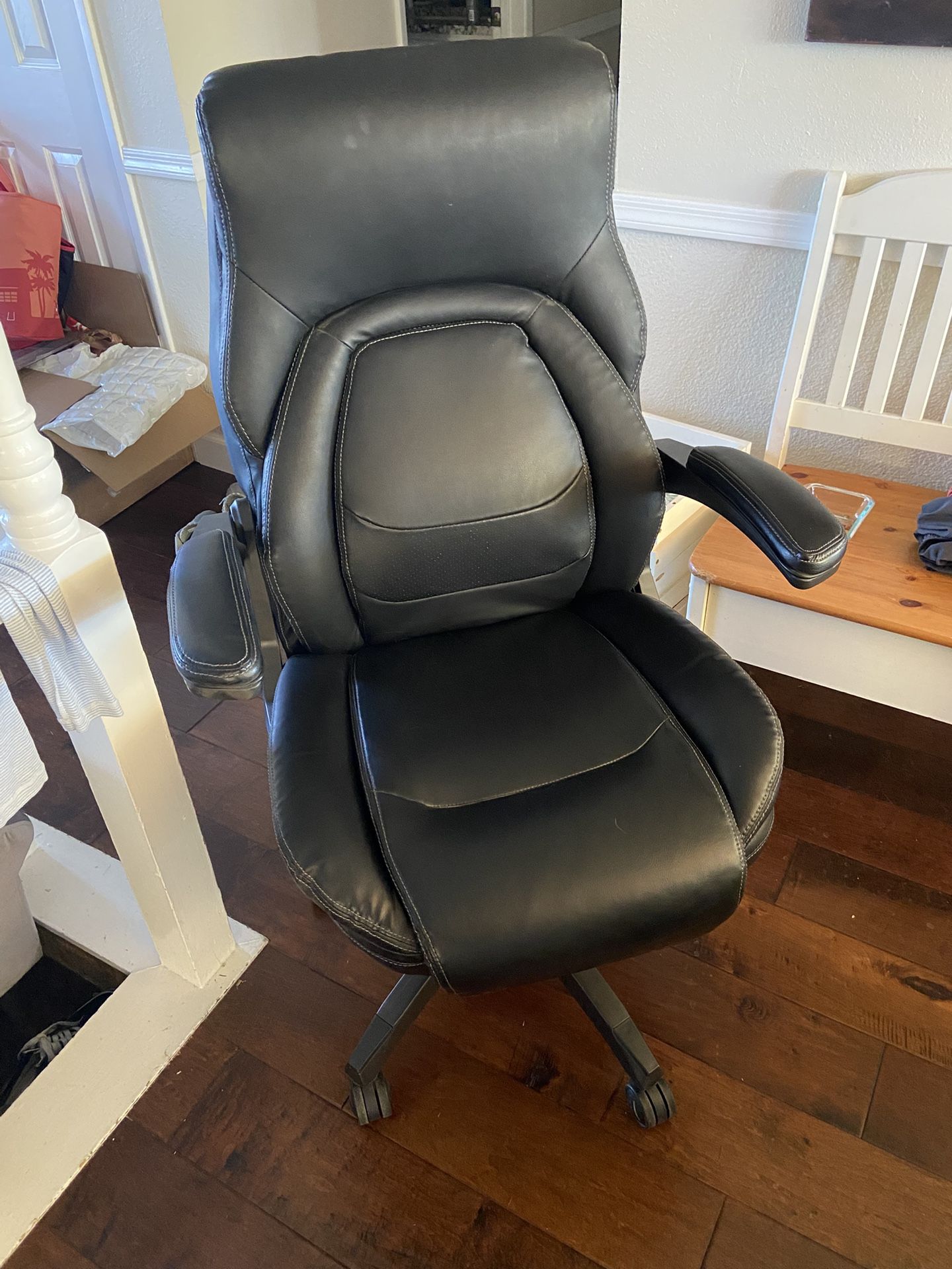 Lazy Boy Office Chair $100.