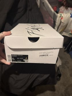 Jordan 4 Retro White Thunder 