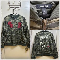 Torrid Camo Embroidered Roses Bomber Jacket Size 2 (18-20)