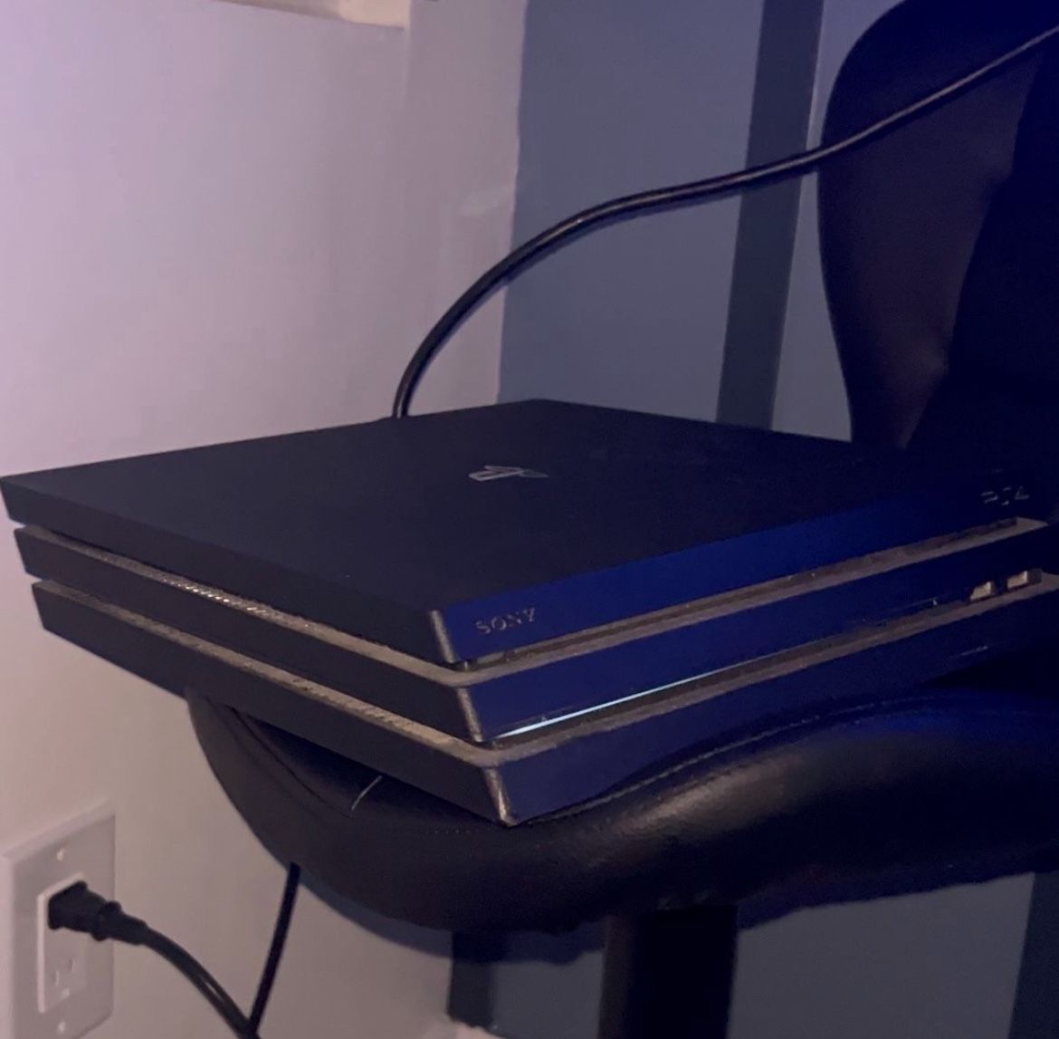 Ps4 Console Comes With Controller Works Perfectly