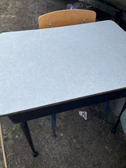 Kids desk and chair