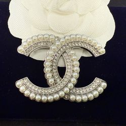 Women vintage brooch  jewelry