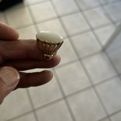 14k Yellow Gold Ring W/white Jade Stone.  $750 