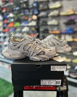 Adidas XLG Runner Deluxe Gray