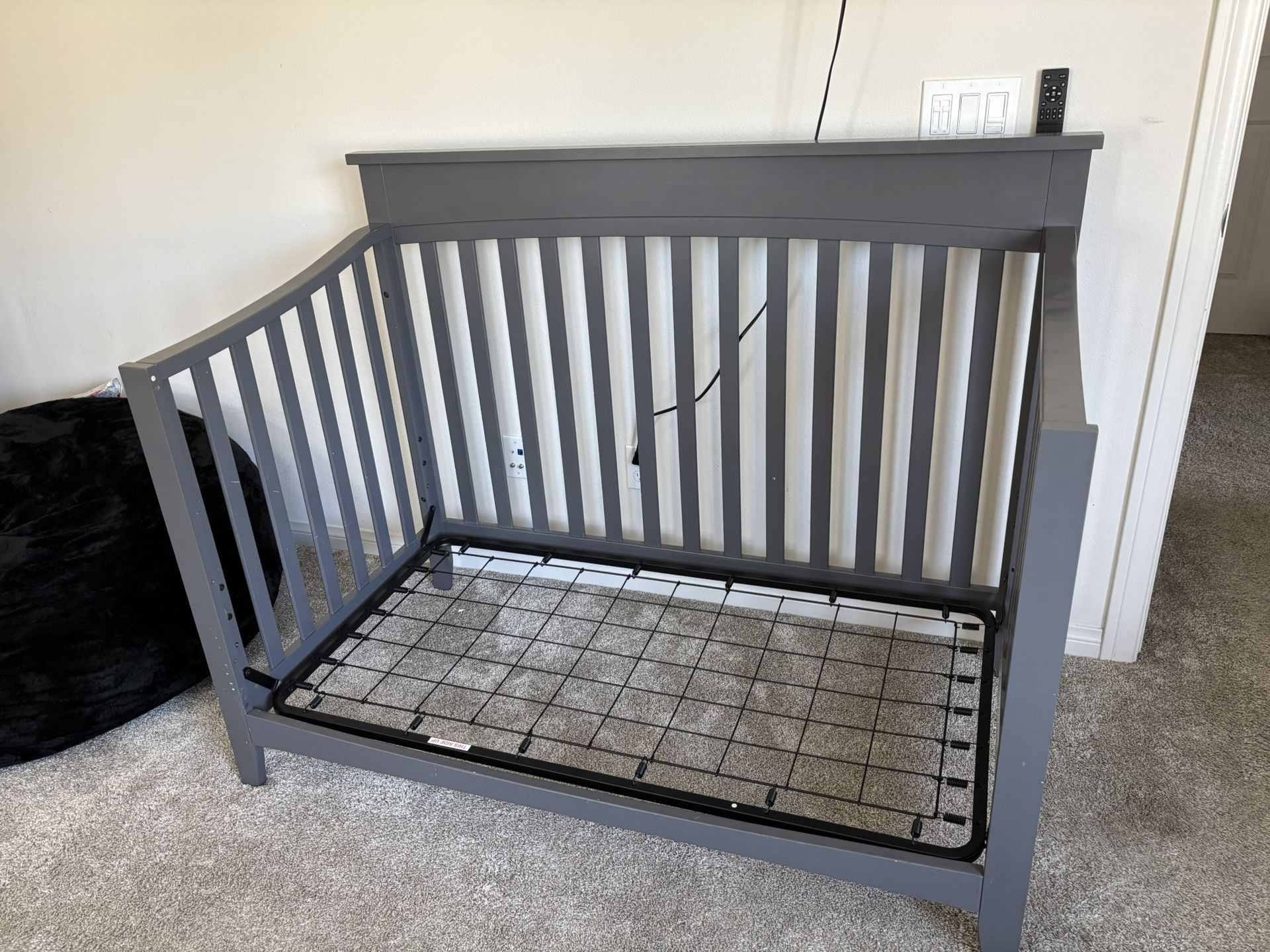 Crib/Toddler Bed