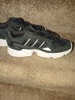 Adidas Sneakers, Woman size 7