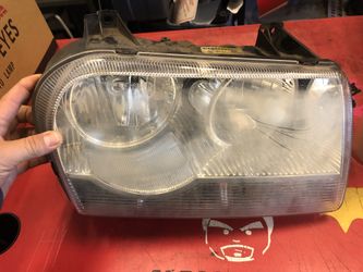 Used Chrysler 300 2005-2007 Headlight Right (Passenger Side)