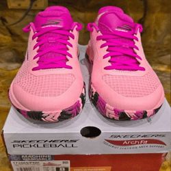 Branded Women's Sneakers – Where Style Meets Comfort color break