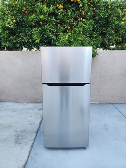 INSIGNIA fridge