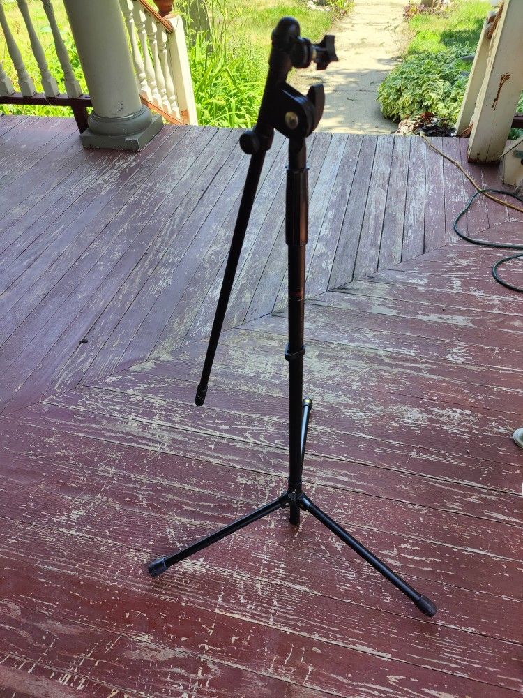 Tripod Very Good Condition $10 Firm