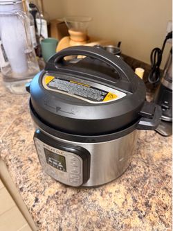 Instant pot - 4 quart (like new)