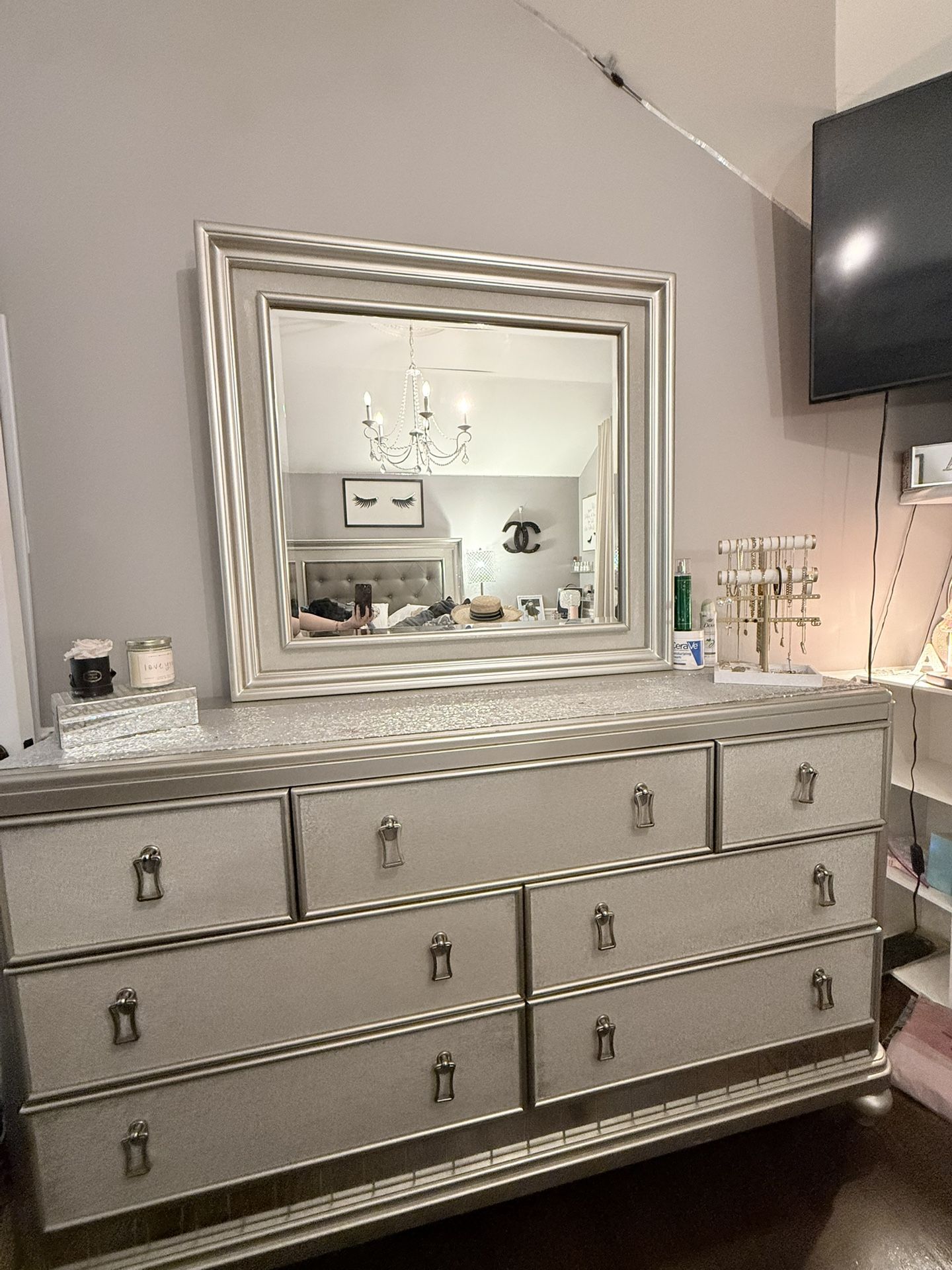 Queen Size Bedroom Set