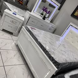 4pc Queen Bedroom Set ✨ LED Light 