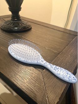 Wet brush