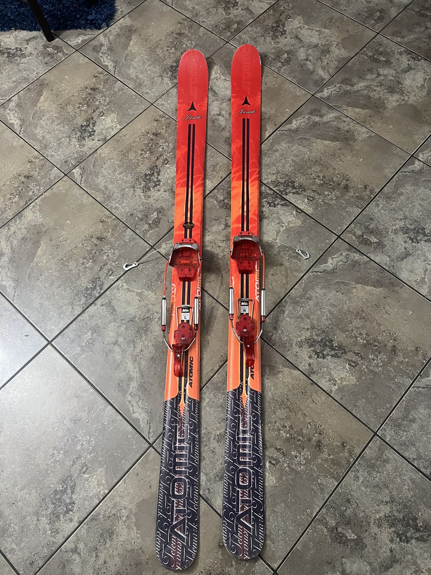 Atomic Janak Telemark Ski 183 CM Good Condition. Please see pics for details.