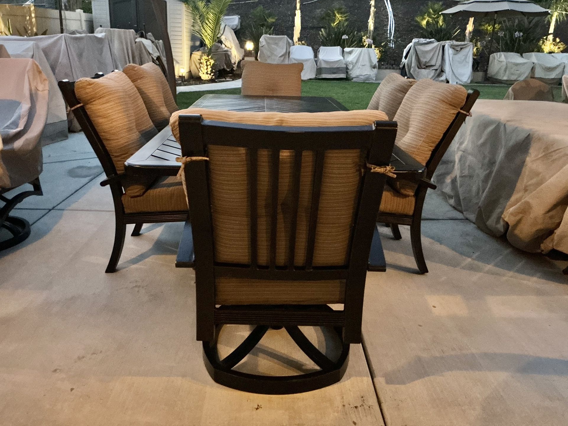 Luxury Patio Mallin 7 PC Outdoor Dining Set