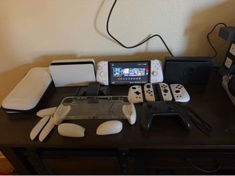 Nintendo Switch OLED Bundle - Premium setup!