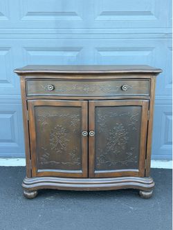 Traditional Accent Hall Chest Cabinet | Floral Design