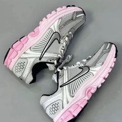 Nike Zoom Vomero 5 Men’s Size 8 Women’s 9.5