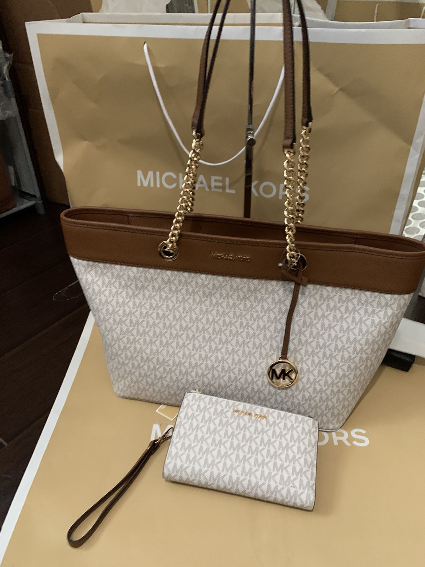 Brand new!!! 💯Real !!! Michael kors chain tote purse with matching wallet