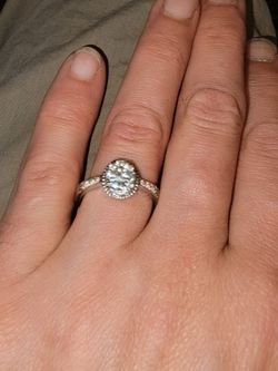 Like-New 0.71ctw Oval Cluster Diamond Engagement Ring – 18k White Gold (Size 7)