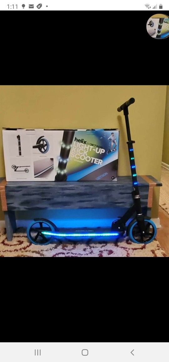 New In Box Jetson Helix Light Up Scooter. 