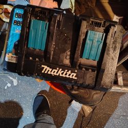 Makita Charger