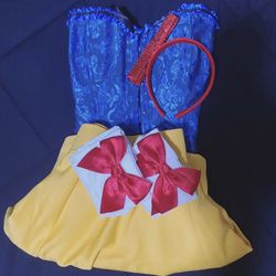 Snow White Halloween costume