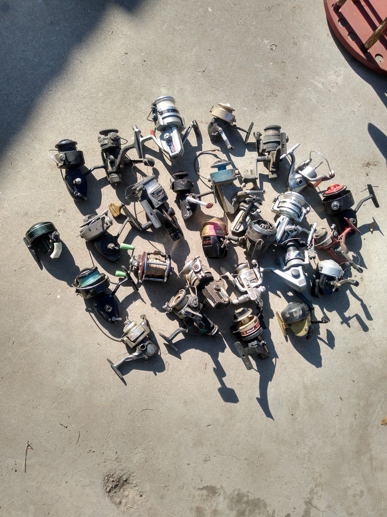 Fishing reels for parts ,lots