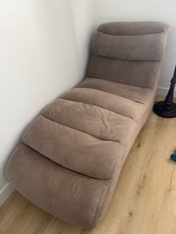 Chaise Lounge indoor chair