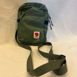 Fjällräven Kanken Mini Crossbody Bag In Green