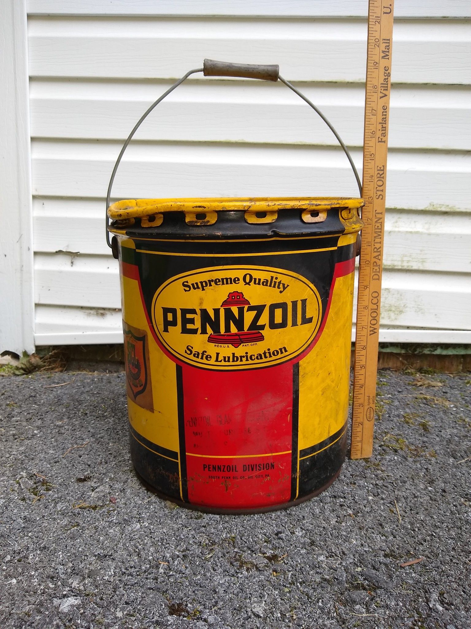 Pennzoil lubricant vintage 5 gallon bucket with contents