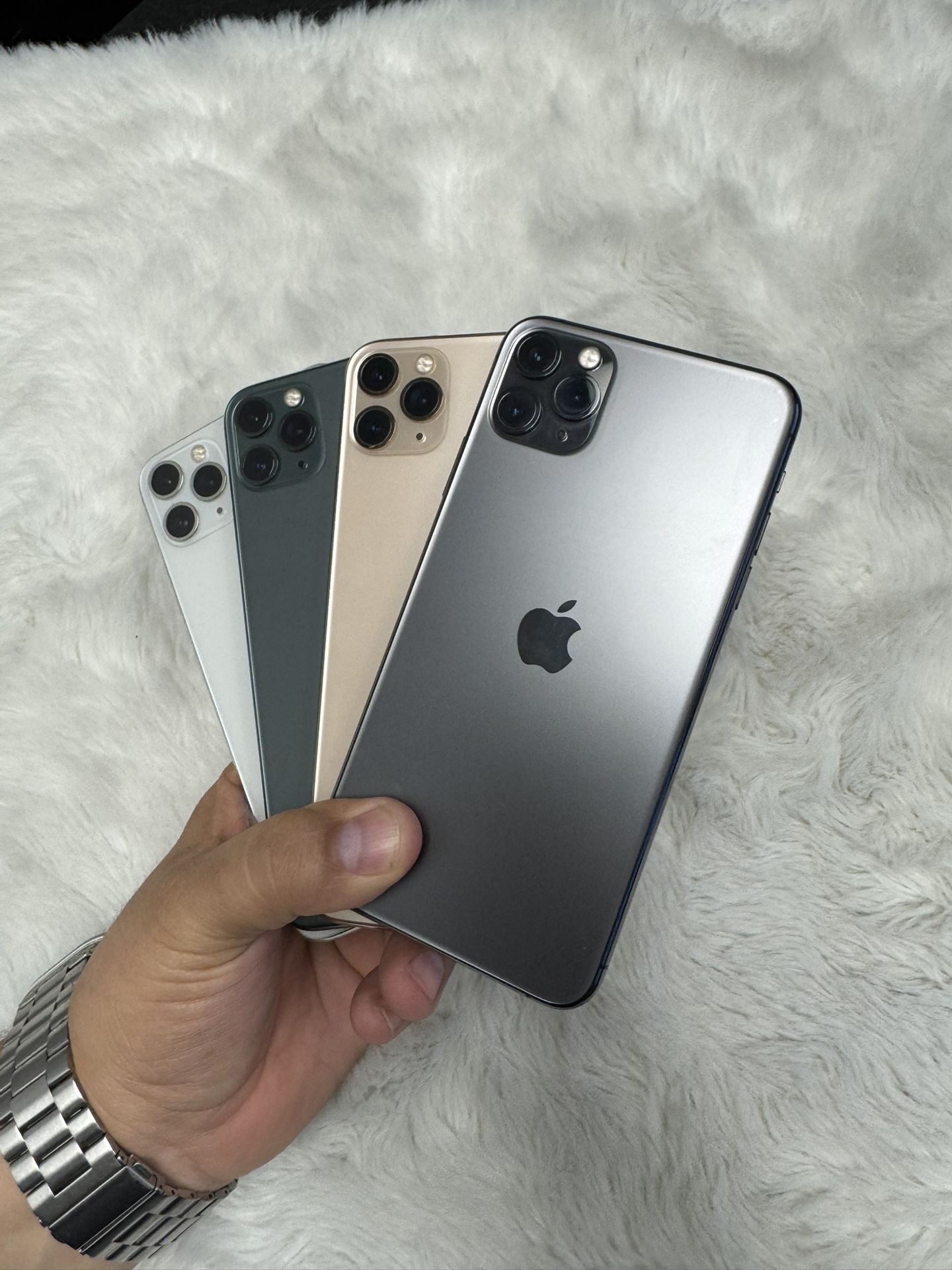 Apple iPhone 11 Pro Max 64GB Unlocked $350