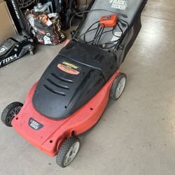 Black And Decker Lawnmower  (READ )