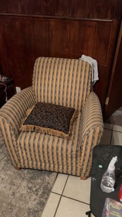 Single sofa
