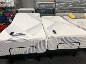 SPLIT King TEMPURPEDIC ADJUSTABLE BED WITH COOL GEL MEMORY FOAM MATTRESS $1500 Free delivery!!