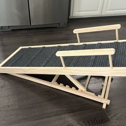 Folding Dog/Cat Ramp For Access To Couch, Bed, Cars. 