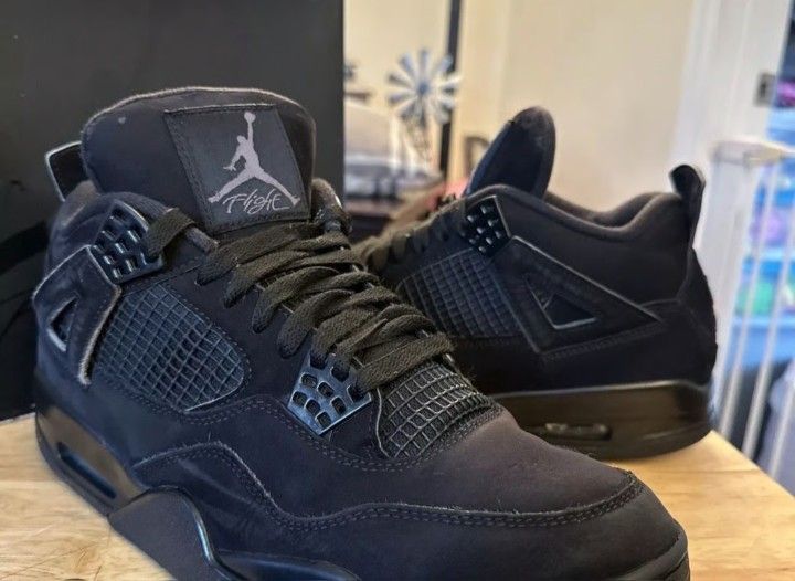 Jordan 4 BLACK CAT SIZE 10.5 BRAND NEW WITH RECIPT 